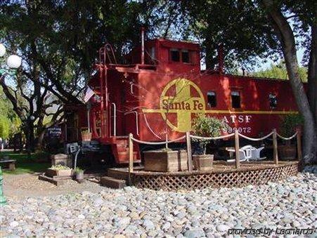 Featherbed Railroad Upper Lake Exterior foto