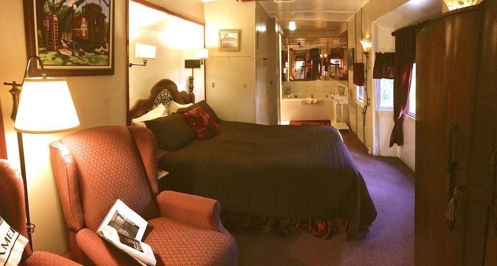 Featherbed Railroad Upper Lake Quarto foto